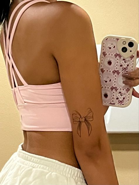 Bow Tattoo Designs, Stunning Tattoos, Small Girly Tattoos, Small Pretty Tattoos, Bow Tattoo, Best Tattoos For Women, Petite Tattoos, Pretty Tattoos For Women, Dope Tattoos For Women