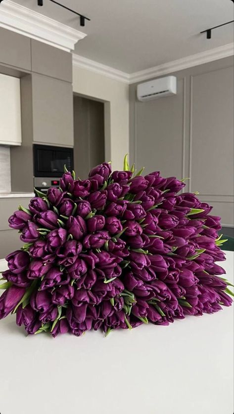 Expensive Bouquet, Gift For Girlfriend Ideas, Cute Bouquets, Aesthetic Bouquet, Girlfriend Ideas, Aesthetic Instagram Stories, Expensive Flowers, Wallpaper Aesthetics, Luxury Flower Bouquets