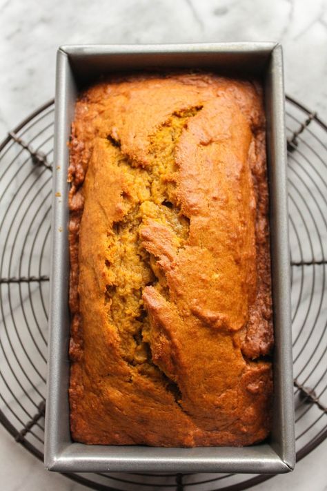 Pumpkin Banana Bread Recipe, Best Pumpkin Bread Recipe, Starbucks Pumpkin Bread, Pumpkin Banana Bread, Pumpkin Bread Easy, Pumpkin Loaf, Starbucks Pumpkin, Pumpkin Banana, Pumpkin Bread Recipe