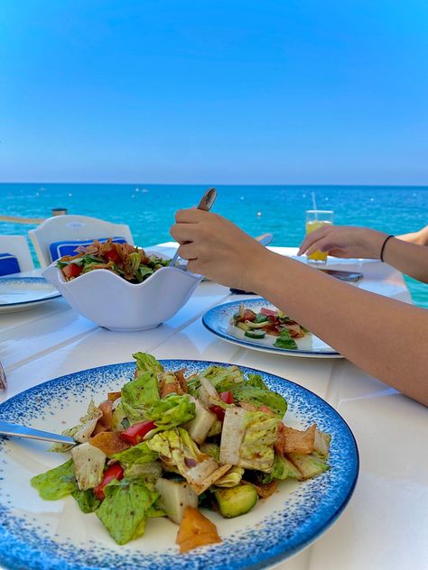 Beach
Salad
Lunch
Sun
Water
Vegetables Beach Lunch Aesthetic, Healthy Beach Lunches, Beach Salad, Ikaria Greece, Miami Trip, Stay Up Late, Lounge Club, Eat Fresh, A Day In My Life