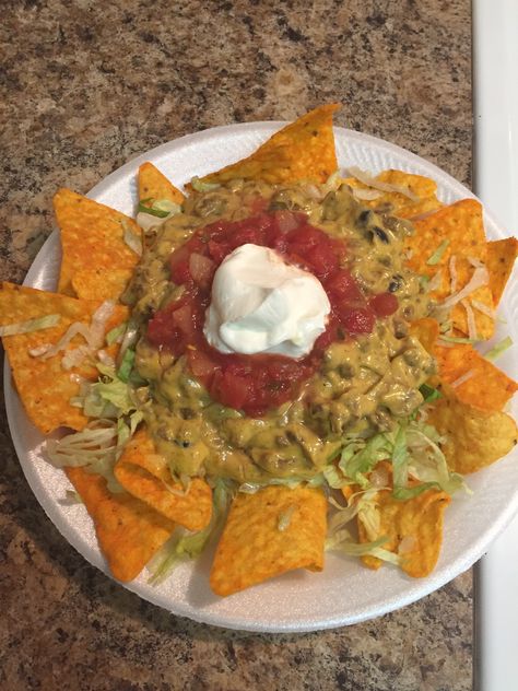 Nachos With Doritos Chips, Dorito Nachos, Homemade Nachos, Nachos Recipe Easy, Doritos Nachos, Space Food, Loaded Nachos, Nachos Recipe, Food Goals