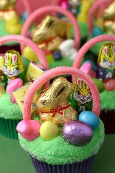 Basket Cupcakes, Easter Basket Cupcakes, Diy – Velikonoce, Mini Easter Basket, Here Comes Peter Cottontail, Cupcakes Decorados, Fairy Cakes, Easter Goodies, Easter Baking