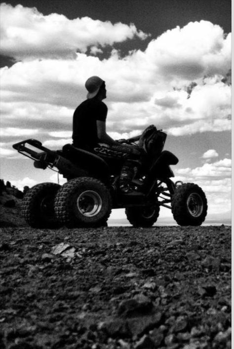 Racing 4 wheeler photos Portrait Props, Kids Atv, Four Wheeling, Driving Skills, Graduation Pics, Atv Riding, Class Pictures, 4 Wheelers, Senior Pictures Boys