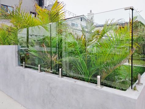 Glass Railing Systems - 1st Class Safety & Style - Styleguard Systems Glass Railing Ideas Outdoor, Terrace Glass Railing, Balcony Glass Railing Design, Uredjenje Stana, Glass Railing Design, Glass Fencing, Glass Railing Deck, Brick Planter, Glass Handrail