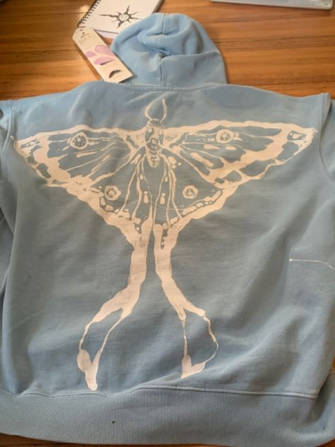 Cool Bleach Hoodie Designs, Bleach Hoodie Ideas, Bleach Design Hoodie, Hoodie Bleach Design, Bleach Art Hoodie, Bleach Hoodie Designs, Bleach Shirt Design, Bleached Jacket, Bleach Painting Clothes