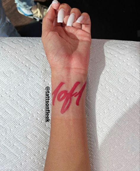 Small Tattoos With Red Ink, Red Ink Tattoo Black Women, 12:10 Tattoo, One Of None Tattoo, Swirly Tattoos For Women, Right Shoulder Tattoo For Women, Girls Sleeve Tattoo Ideas Black Women, 1of1 Tattoo Red Ink, Under Forearm Tattoo