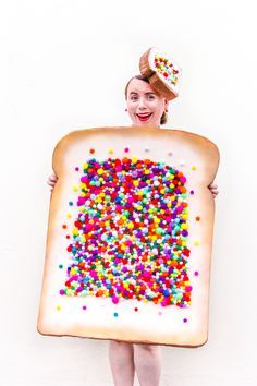 DIY Fairy Bread Costume! ⋆ Brite and Bubbly Bread Costume, Halloween Costumes You Can Make, Food Halloween Costumes, Simple Halloween Decor, Diy Halloween Costume Ideas, Paper Doll Costume, Clever Halloween, Halloween Costume Ideas For Women, Fairy Halloween Costumes