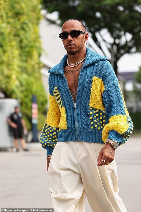 Lewis Hamilton Fashion Paddock, Lewis Hamilton Drip, Lewis Hamilton Paddock Fits, Lewis Hamilton Outfit Paddock, Lewis Hamilton Fits, Lewis Hamilton Style, Lewis Hamilton Fashion, Lewis Hamilton Outfit, Boy Street Style