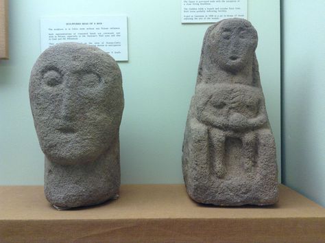 "Celtic heads" Celtic Statue, Celtic Sculpture, Celtic Artifacts, Ancient Celtic Art, Celtic Clothing, Ancient Celts, Ancient Goddesses, Ancient Statues, Prehistoric Art