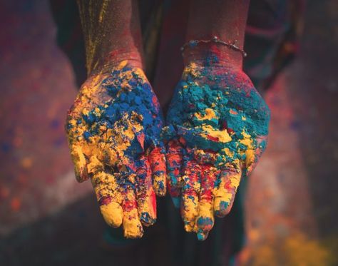 How to Celebrate Holi with Kids Holi Wishes In Hindi, Art Floral Japonais, Holi Pictures, Happy Holi Images, Happy Holi Wishes, Holi Festival Of Colours, Holi Photo, Holi Images, Holi Wishes