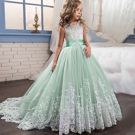 Long Dress Bridesmaid, Vintage Ball Gowns, Long Flower Girl Dresses, Girls Long Dresses, Girls Dresses Online, Tulle Flower Girl, Princess Wedding Dress, Flower Girl Dresses Tulle, Cute Prom Dresses