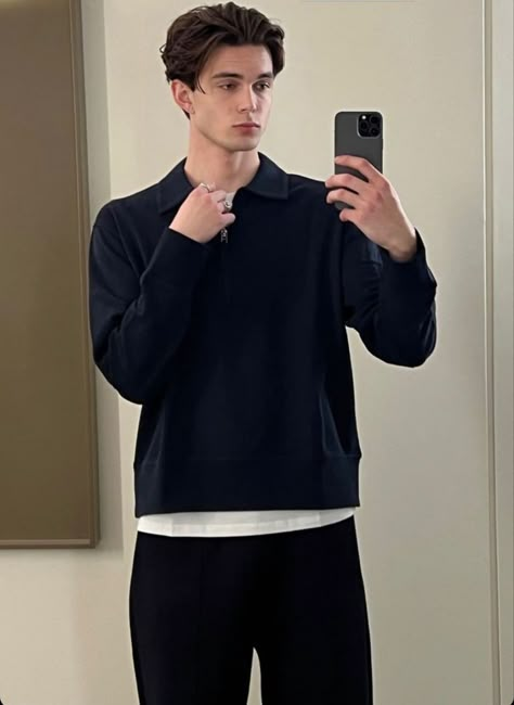 Nils Kuesel, Jack Ross, Money Clothes, Middle Part Hairstyles, Haircut For Men, Mens Hairstyles Thick Hair, Zipper Sweatshirt, Cool Hairstyles For Men, Men Haircut Styles