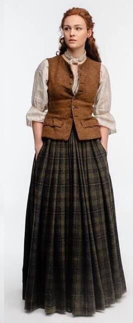 Old English Clothes, Highlander Outfit Women, Historically Inspired Fashion, Dickens Faire Costume, Scottish Inspired Fashion, Traditional English Clothing, 1700s Outfits, Scottish Costume Women, 1700s Womens Fashion