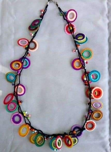 Crochet Necklace Pattern, Fiber Art Jewelry, Knit Jewelry, Crochet Jewelry Patterns, Crochet Earrings Pattern, Stylish Crochet, Necklace Ideas, Diy Bracelets Easy, Crochet Collar