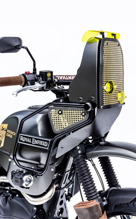 Himalayan Royal Enfield, Royal Enfield Himalayan, Sports Logo Inspiration, Enfield Himalayan, Electric Bike Kits, Travel Women, Scrambler Motorcycle, History Fashion, Dual Sport