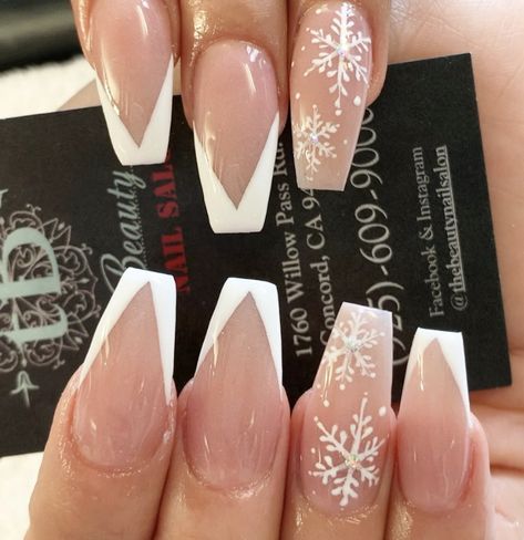 Classy Nails Coffin Natural, Christmas Nails Simple Classy Coffin, Christmas Nails Acrylic Ballerina, Simple Christmas Nails Winter White, Coffin Winter Nail Ideas, White French Snowflake Nails, Holiday Nails Coffin Christmas, Coffin Nail Designs Winter, Holiday Nails Ballerina Shape