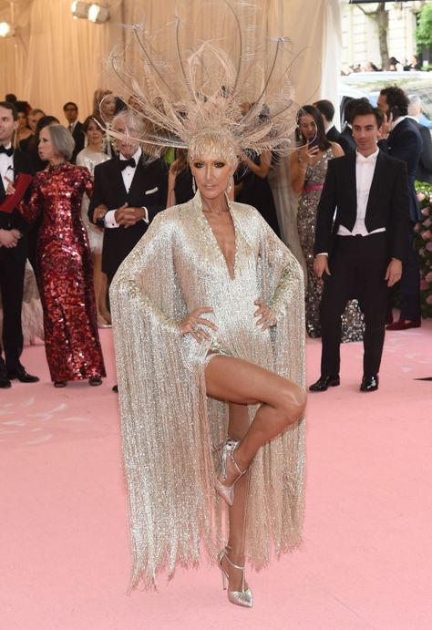 celine dion, oscar de la renta, chloe gosselin, met ball 2019 Met Gala Dresses Best, Lady Gaga Images, Met Gala Dresses, Best Gowns, Gala Fashion, Met Gala Red Carpet, Fashion Themes, Red Carpet Style, The Met Gala