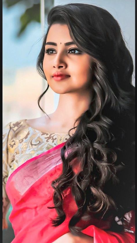 Woman Images, Gals Photos, Actress Hairstyles, Anupama Parameswaran, Normal Girl, Fun Photos, Simple Girl, Actress Photos, Image Hd