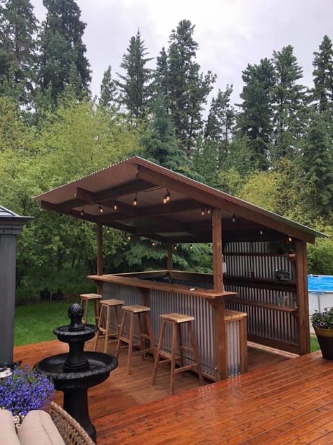 Bar Outdoor Design, Bbq Backyard, Mini Couch, Diy Outdoor Bar, Outdoor Patio Bar, Outdoor Kitchen Plans, Backyard Pavilion, Backyard Bar, Backyard Kitchen