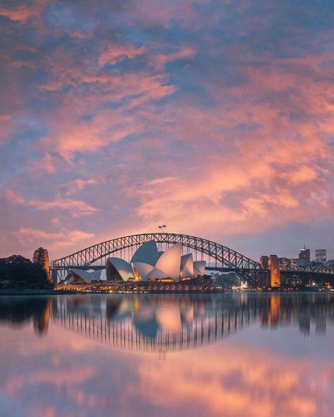 City Style Fashion, Sydney Skyline, Amazing Eyes, Australia Tourism, Travel City, Arch Bridge, Sydney Harbour Bridge, City Style, Australia Travel