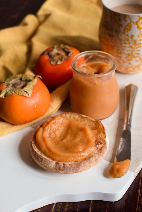 Persimmon Butter: it's the new apple butter Low Carb Persimmon Recipes, Persimmon Butter Recipe, Persimmon Sauce, Fuyu Persimmon Recipes, Persimmon Dessert, Persimmon Butter, Persimmon Pie, Persimmon Pulp, Persimmon Cookies