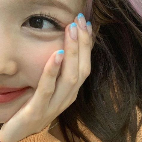 Pin by ィ 🌷 ♥︎  ˶  monnie •́ ᎔ ก̀ on 나연 | Idol nails, Short acrylic nails designs, Long acrylic nails Nails