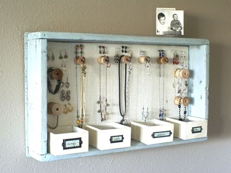 Use our shallow super box, add a cloth covered backboard & some pegs & now you have vintage jewelry organizer! With some slight modifications or additions & paint or stain, our beehive woodenware products can be transformed into fantastic home decor items such as shelves, tables, filing cabinets, drawers, storage bins, planters, bookcases, & more! Contact Jennifer King @ Eversweet Apiaries﻿, info@eversweetapiaries.com for inquiries. Hanging Jewelry Storage, Koti Diy, Jewerly Organizer, Dorm Diy, Hanging Jewelry Organizer, Jewelry Hanger, Jewelry Organizer Diy, Kraf Diy, Hanging Jewelry