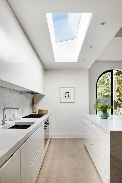 Skylight Kitchen Ideas, Kitchen Extension Skylight, Kitchen Skylights Ideas, Extensions House Ideas, Kitchens With Skylights, Velux Kitchen, Kitchen Skylight Ideas, Skylights In Kitchen, Velux Skylights Kitchen