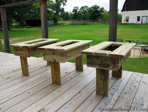 Barn Door Tables, Diy End Table, Outdoor End Table, Table Build, Build A Table, Diy Outdoor Table, Patio Flowers, Backyard Plan, Outdoor End Tables