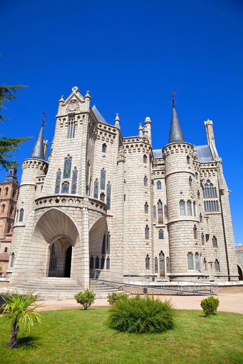 The Episcopal Palace of Astorga is a modernist building designed by Antonio Gaudi in the neo-Gothic style. Both a fairytale palace and a castle, it was built in the late 1800’s, after the previous palace burned down. Gaudi chose granite from El Bierzo, which provides a beautiful contrast with the Roman walls and the red sandstone of the Cathedral. The Palace and its Museum are open seven days a week. Sandstone Castle, Fairytale Palace, Red Sandstone, Neo Gothic, Antonio Gaudí, Victorian Aesthetic, The Cathedral, A Castle, Seven Days