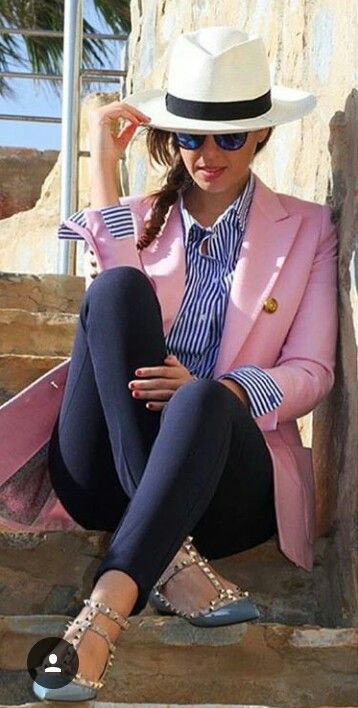 Light Pink Blazers, Looks Jeans, Blazer Outfit, Outfit Mujer, Mode Casual, Pink Blazer, Casual Work Outfits, Pink Jacket, Looks Chic