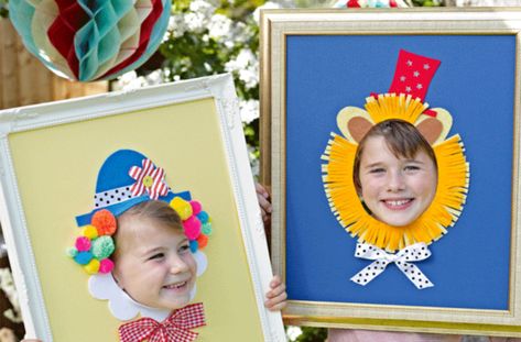 Craft a circus-themed photo booth with these funny-face frames Cadre Photo Booth, Funny Faces Pictures, Pencil Crafts, Origami Cards, Make Funny Faces, Photos Booth, Diy Photo Booth, Diy Funny, Circus Theme