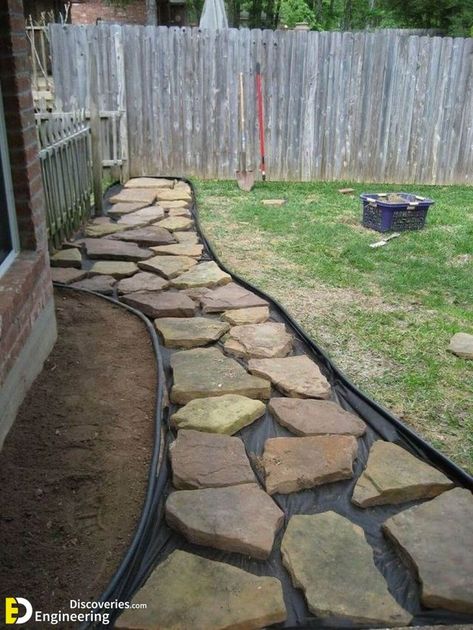 How To Make Beautiful Decorative With Stones - Engineering Discoveries Backyard Walkway, Walkway Design, Pathway Landscaping, Flagstone Patio, Garden Walkway, Stone Path, Remodel Bathroom, Garden Pathway, Landscaping With Rocks