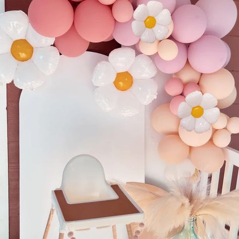 PRICES MAY VARY. Latex ALL IN ONE GARLAND KIT INCLUDES: 4 mylar daisy flower balloons, 102 balloons in 18 inch, 10 inch, and 5 inch latex balloons in dusty pink, apricot, dusty purple (double stuffed!), 16 feet of garland tape, 2 command hooks, balloon tie tool, glue dots, fishing wire for hanging RETRO COLORS: Embrace a retro color balloon arch for your next celebration! You get 106 pieces of hippie theme party supplies for a diy boho bridal shower, neutral bachelorette, birthdays, baby showers Daisy Balloon Garland, Pastel Balloon Arch, Flower Balloons, Diy Daisy, Hippie Birthday Party, Garland Flower, Groovy Birthday, Balloon Arch Kit, Hippie Birthday