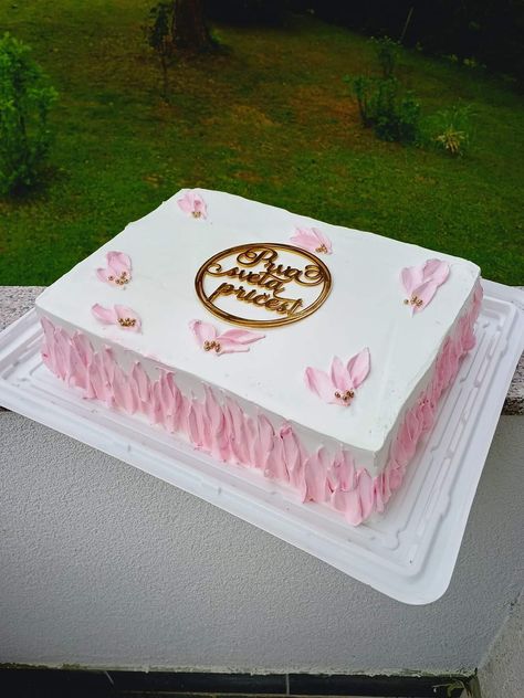 Rectangle Birthday Cake Ideas, Pink Square Cake, Rectangle Cake Designs, Square Birthday Cake, Pastel Rectangular, Half Sheet Cake, Rectangular Cake, Rectangle Cake, Butterfly Birthday Cakes