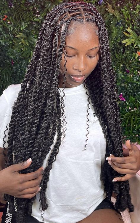 • . h a i r . • insta pin #hairstyles #hairstyle #longhair #shorthair #highlights #lowlights #bleachandtone #haircare #haircolor #curlyhair #blondehair #brunettehair #beauty #baddie #fashion #style #allhairisbeautiful #salon #lacefrontal #deepwave #braids #locs #dreads #naturalcurls #naturalhair #blonde #brunette #redhair #ginger #beautiful #healthyhair #newhair Black And Blonde Invisible Locs, Invisible Locs Blonde And Black, Blonde Invisible Locs, Blonde Locs Aesthetic, Latest Hairstyles For Ladies, Beyonce Blonde Braids, Knot Braid, Short Box Braids Hairstyles, Hair Locks