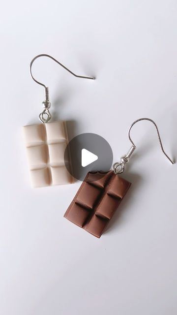 Handmade Polymer Clay Jewelry on Instagram: "Pro gifting tip for that friend who loves sweets: Chocolate bars that don’t melt 😜 . . . . . . . . . #polymerclay #polymerclayart #polymerclayearrings #polymerclayjewelry #earrings #handmadeearrings #slowfashion #handmadefashion #handmadegifts #etsyprocess #etsygifts #smallbusiness #chocolate #chocolatelover #chocolates #sculpey #crafts #foodart" Chocolate Clay, Sweets Chocolate, Instagram Pro, Clay Crafts For Kids, Chocolate Bars, Polymer Clay Art, Handmade Fashion, Handmade Polymer Clay, Chocolate Bar