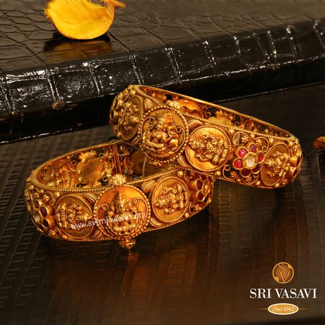 Antique Lakshmi Bangles, Lakshmi Gold Bangles, Lakshmi Devi Bangles Gold, Screw Bangles Gold, Gold Kappu, Bangles Collection, Antique Bangles, Classic Bangles, Bridal Necklace Designs