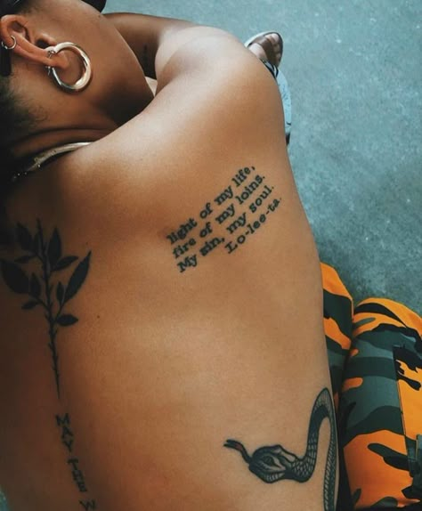 Tattoos For Black Skin, Pretty Tattoos For Women, Dope Tattoos For Women, Knee Tattoo, Cute Tattoos For Women, Classy Tattoos, Discreet Tattoos, Subtle Tattoos, Dope Tattoos