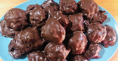 Easy Turtle Candy Recipe | Recipes.net Turtle Candy Recipe, Chex Snacks, Quick Fall Desserts, Turtles Recipe, Turtle Candy, Turtle Recipe, Turtles Candy, German Chocolate Cake Mix, Turtle Cookies