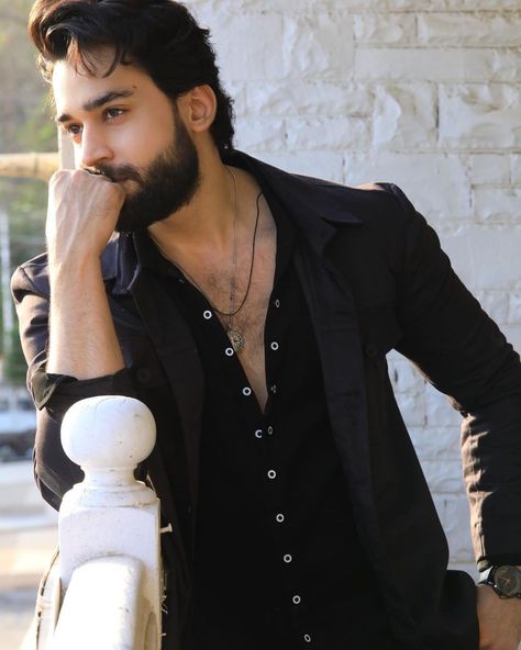 Khan Dp, Beard Photography, Bilal Abbas Khan, Bilal Abbas, Wedding Kurta For Men, Blazer Outfits Casual, Beautiful Photoshoot Ideas, Stylish Dp, All Videos