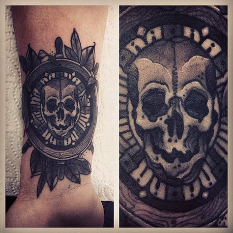 Pirate medallion tattoo by Aaron Ashworth. Pirate Medallion Tattoo, Medallion Tattoo, Pirate Medallion, Body Modification, Body Modifications, Skull Tattoo, Tattoo Ideas, Tattoo Designs, Tattoos