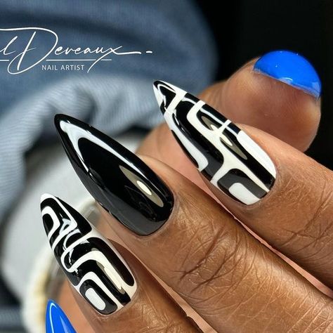 Black And White Nail Designs, Black And White Nail Art, Black White Nails, Abstract Nail, Gel Paint, Art Movements, Sassy Nails, Geometric Nail, Vibrant Nails