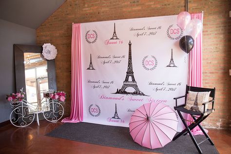 Paris Prom Theme, Paris Theme Party Decorations, Photo Backdrop Ideas, Farm Table Wedding, Paris Sweet 16, Paris Themed Birthday Party, Bon Voyage Party, Wedding Walk, French Party