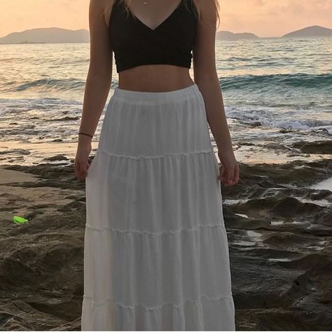 Brandy Melville Uk’s Instagram post: “#brandyuk” Brandy Melville Outfits Skirt, White Maxi Skirt Outfit Summer, Stargirl Style, Vacay Clothes, Brandy Clothes, Izzy Skirt, White Maxi Skirt Outfit, Brandy Skirt, Clothes Beach