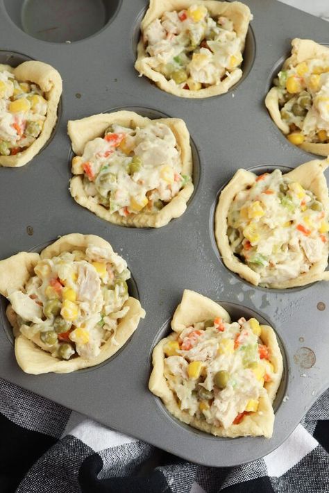 Pot Pie Cupcakes, Chicken Pot Pie Cupcakes, Chicken Pot Pie Filling, Mini Chicken Pot Pies, Pie Cupcakes, Leftover Chicken Recipes, Muffin Tin Recipes, Pot Pies, Leftover Chicken