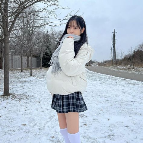 Saranghoe Fits, Saranghae Tracy, Tracy Sohn, Cute Outfits Korean, Korean Winter Outfits, Girly Vibes, Mercedes Suv, Girly Fits, Winter Bear