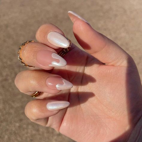 1,2 or 3? 💅 How would you wear this shade? OAT MILK 😍✨ Will be joining the Hema free builder gel range 😍 Colour under the chrome is… | Instagram White Almond Nail Designs, Milky White Almond Nails, Chrome Almond Nails, Chrome Almond, Minimal Manicure, Almond Nail Designs, Gold Accent Nail, White Almond Nails, Seashell Nails