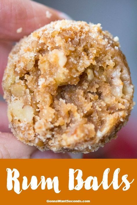 Thanksgiving Desert, Rum Desserts, Boozy Food, Rum Balls Recipe, Santa Treats, Rum Balls, Boozy Desserts, Truffle Recipe, Xmas Cookies