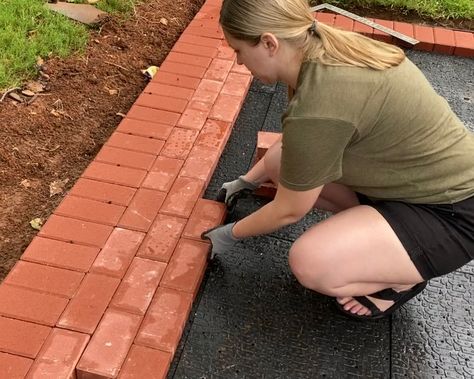 How To Lay Bricks For A Patio, Brick Laying Patterns Patio Ideas, Brick Patio Ideas Backyards Diy Projects, How To Build A Brick Patio, How To Make A Brick Patio, Laying Brick Patio, Brick Lined Patio, How To Lay A Brick Patio, Laying Brick Pavers